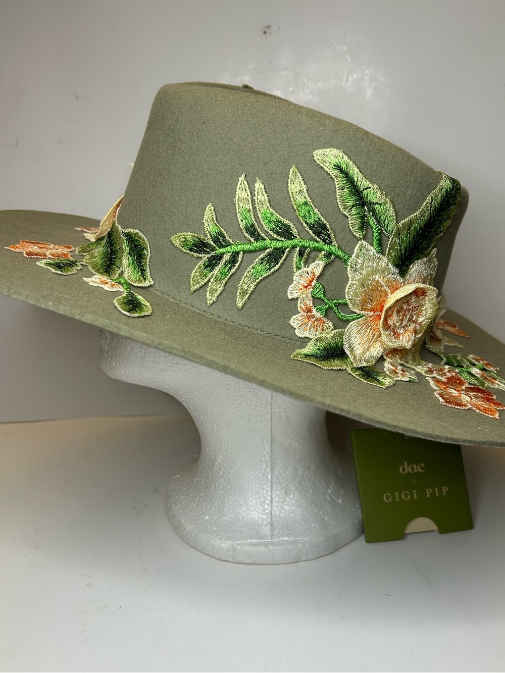 NWT Beautiful Customized DAE X GIGI PIP Triangle Green Womens Wool Hat (57)